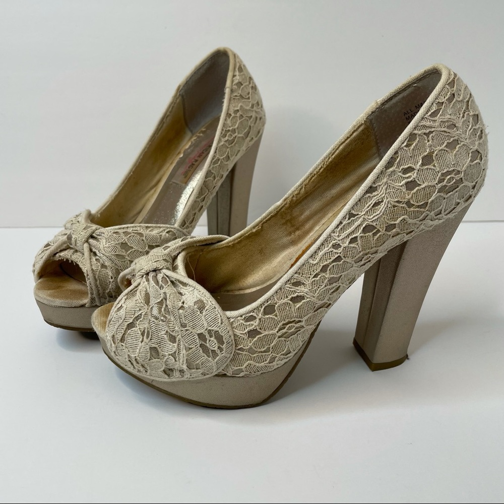 American Rag heel| 6 medium | pin up| lace| vintage - Picture 1 of 15